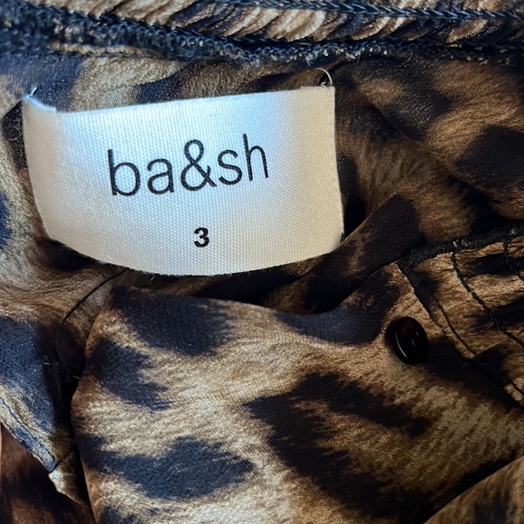 Not Junior, size 3 women’s. Leopard print blouse - Picture 4 of 5